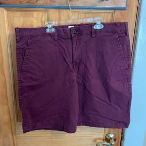 Gap maroon khaki shorts. Size 36